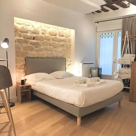 Appartamento Charming Heart Of Historic Le Marais Parigi