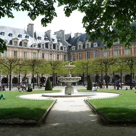Appartamento Charming Heart Of Historic Le Marais Parigi